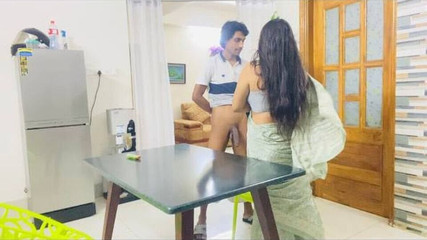 أعتقد أنني أستمتع بالجنس الشرجي أكثر، لذلك بهابير يجعلني سعيدًا