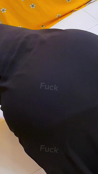 لعب الحقيقة أو الجرأة مع زوجة أبي ذات المؤخرة الكبيرة! وهي الآن تنظف غرفتي مثل جماع الدبر