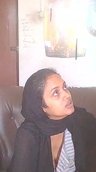 سيدة الحجاب التي تعمل في مكتبي المنزلي سيئة للغاية