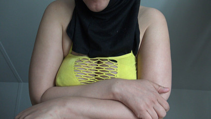 زوجة الديوث المصرية كبيرة الثدي في لندن