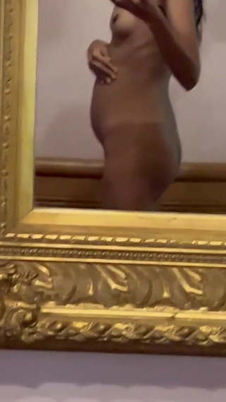 القلعة في فرنسا سابرينا كوندو نجمة الأفلام الإباحية السفر