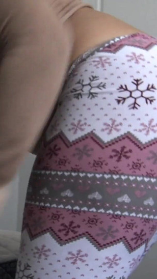 فتاة عربية جزائرية في باريس تحصل على الشرج مارس الجنس من قبل الديك