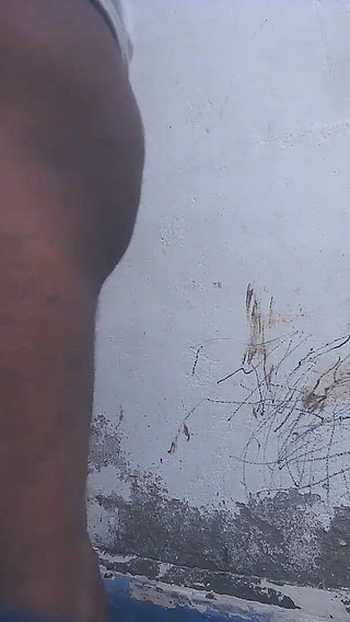 سيدة مثير تمتص الديك