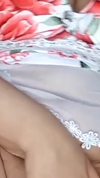 أنا متاح لأعطيك قبلة صغيرة