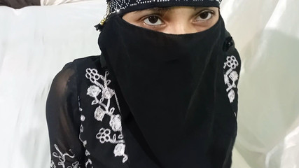 جميلة أخت مسلمة وقد استغل من قبل أخيها